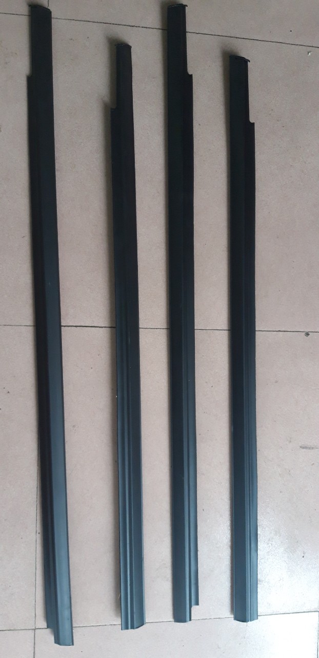 Nẹp chân kính ngoài Matiz 1, Matiz 2 (Giá  bán 1 Bộ 4 Chiếc ) OEM