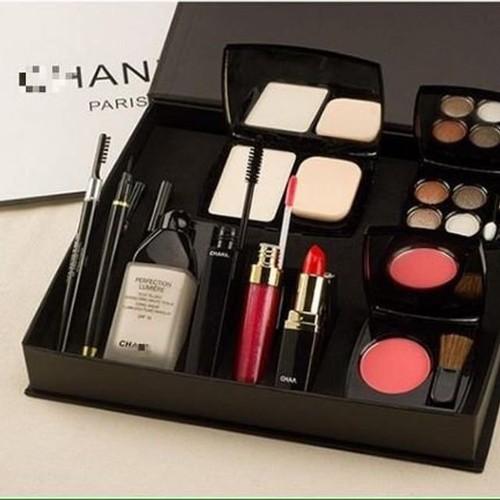 set bộ 9 món trang điểm cực tốt cho chị em