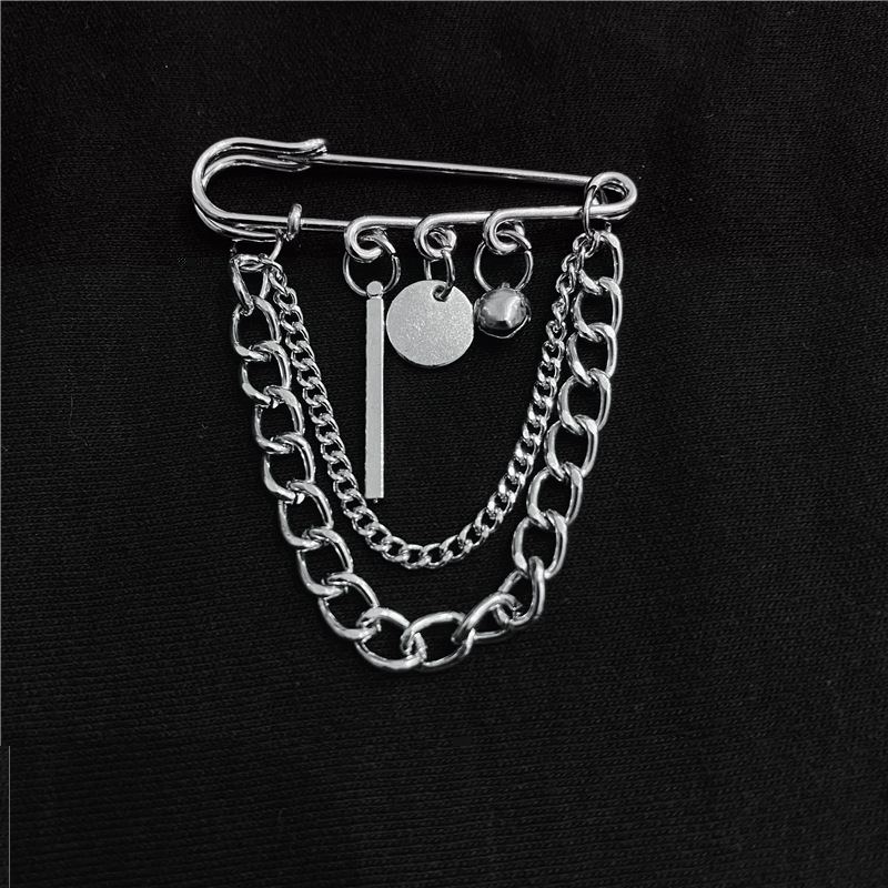 Cài áo xích ngắn đa dạng mẫu phong cách Idol Hàn Quốc
