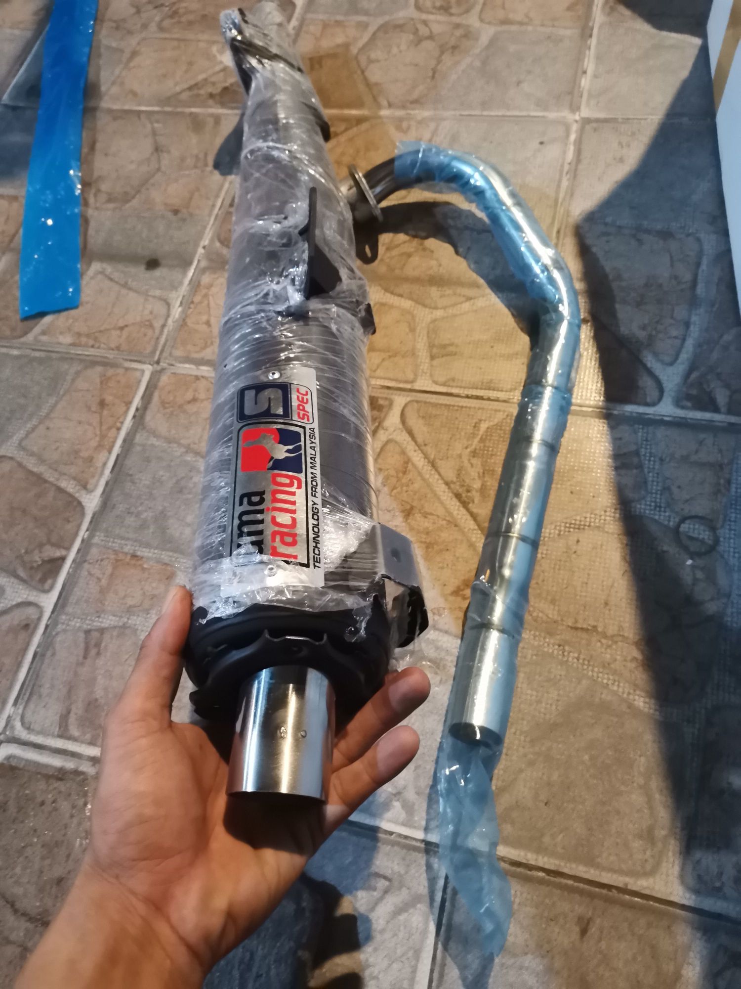 pô uma 1:1 exciter 135 4 số móc ấm