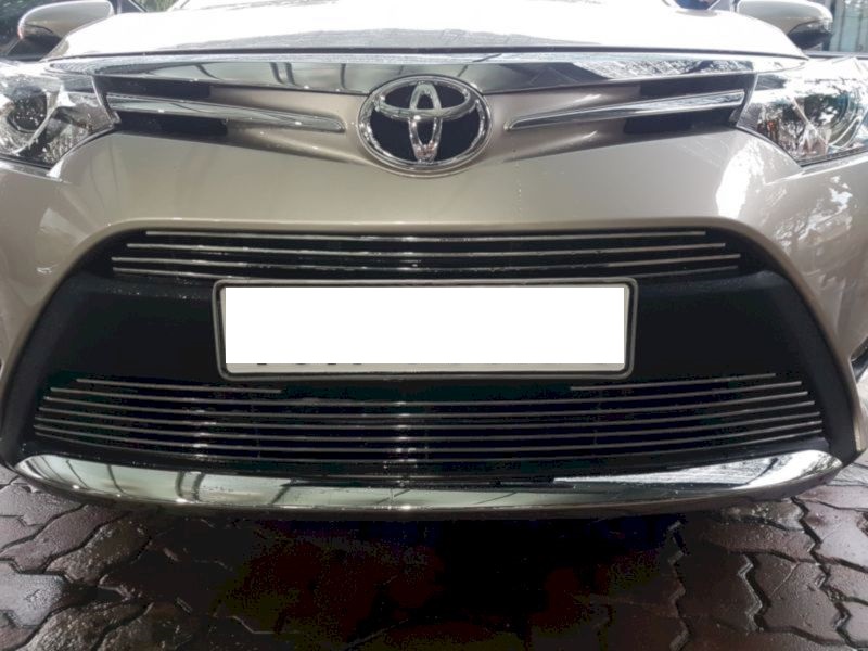 Ốp Mặt ca lăng Toyota Vios 2017 2018