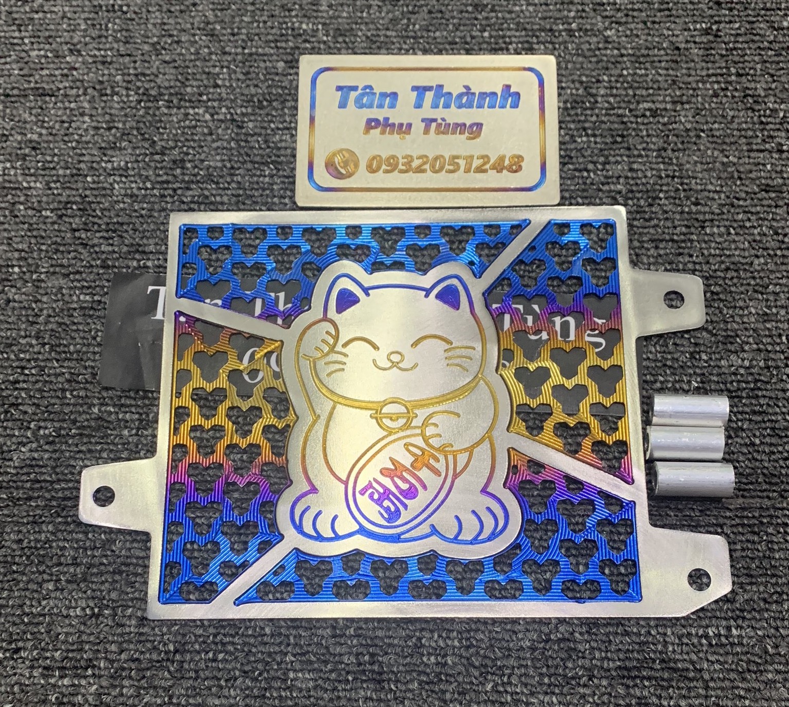 Két nước VARIO Titan con mèo may mắn