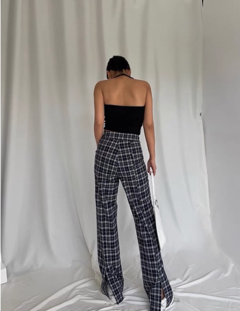 Áo crop cổ yếm trendy