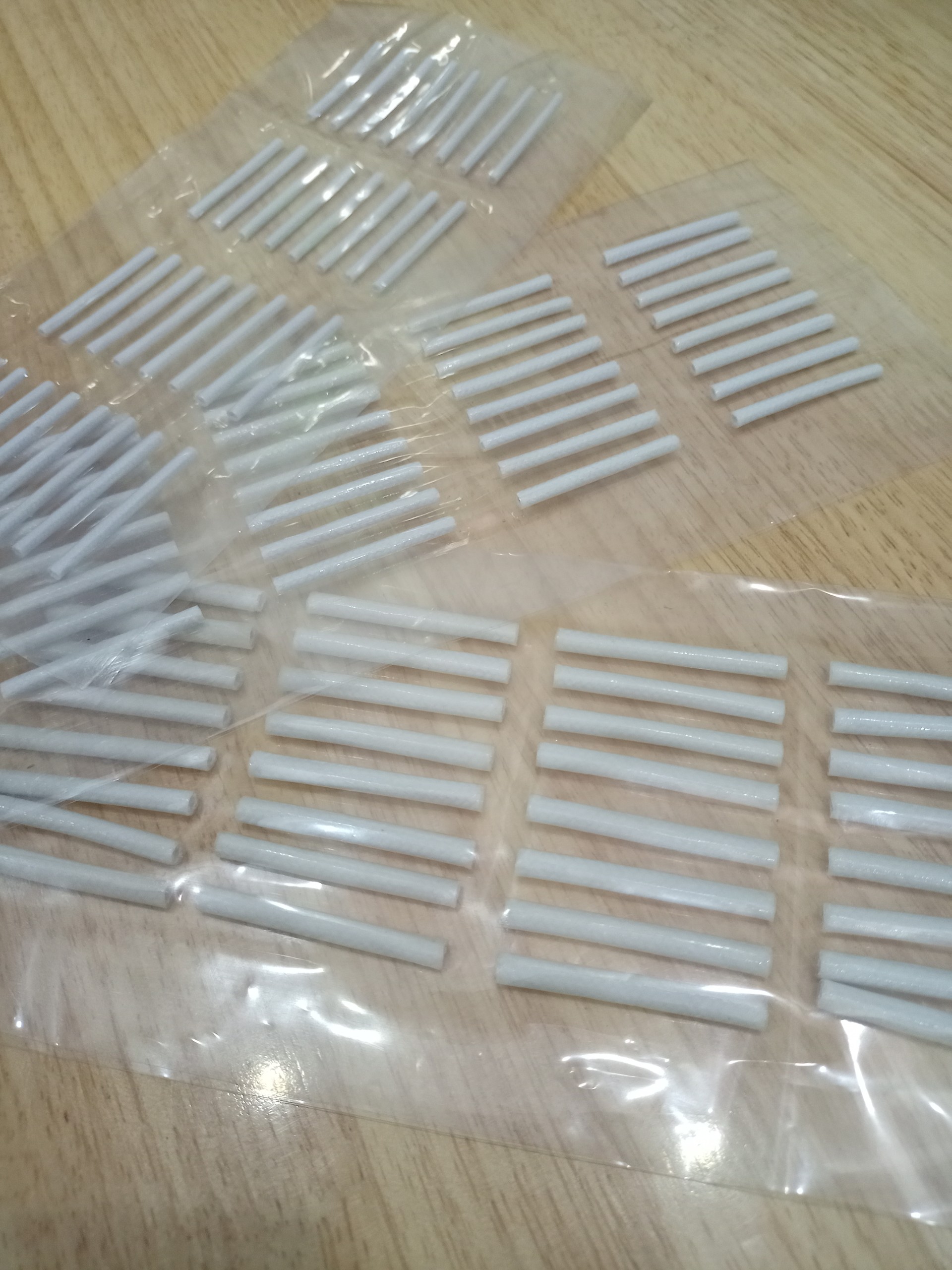[HCM]Xương uốn mi 1 vỉ 32 xương uốn