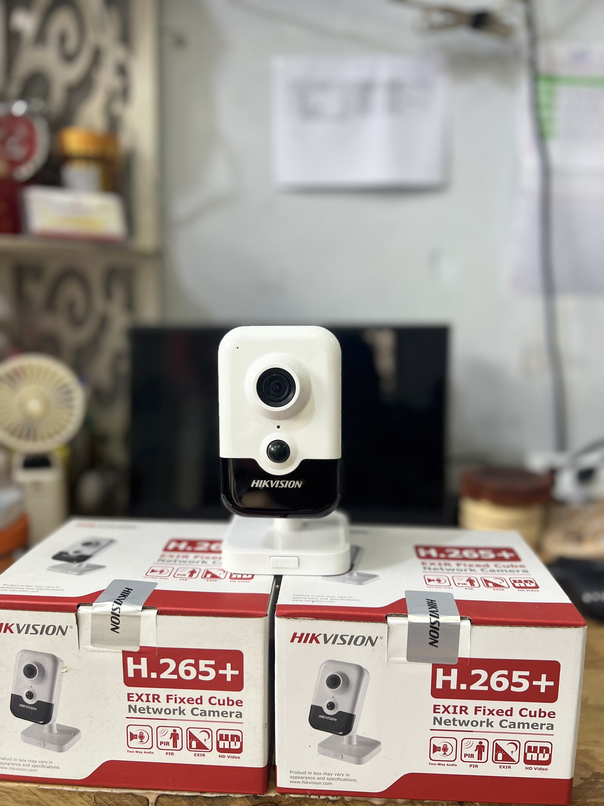 Camera IP HIKVISION DS2CD2421G0-IW