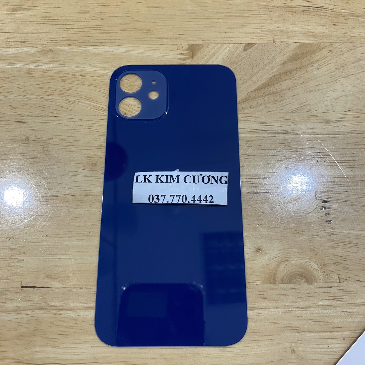 Mặt lưng LỖ TO thay thế cho ip 12