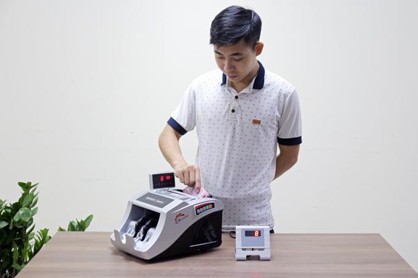 [HCM]Máy Đếm Tiền Silicon MC-9900N Thế Hệ 2018