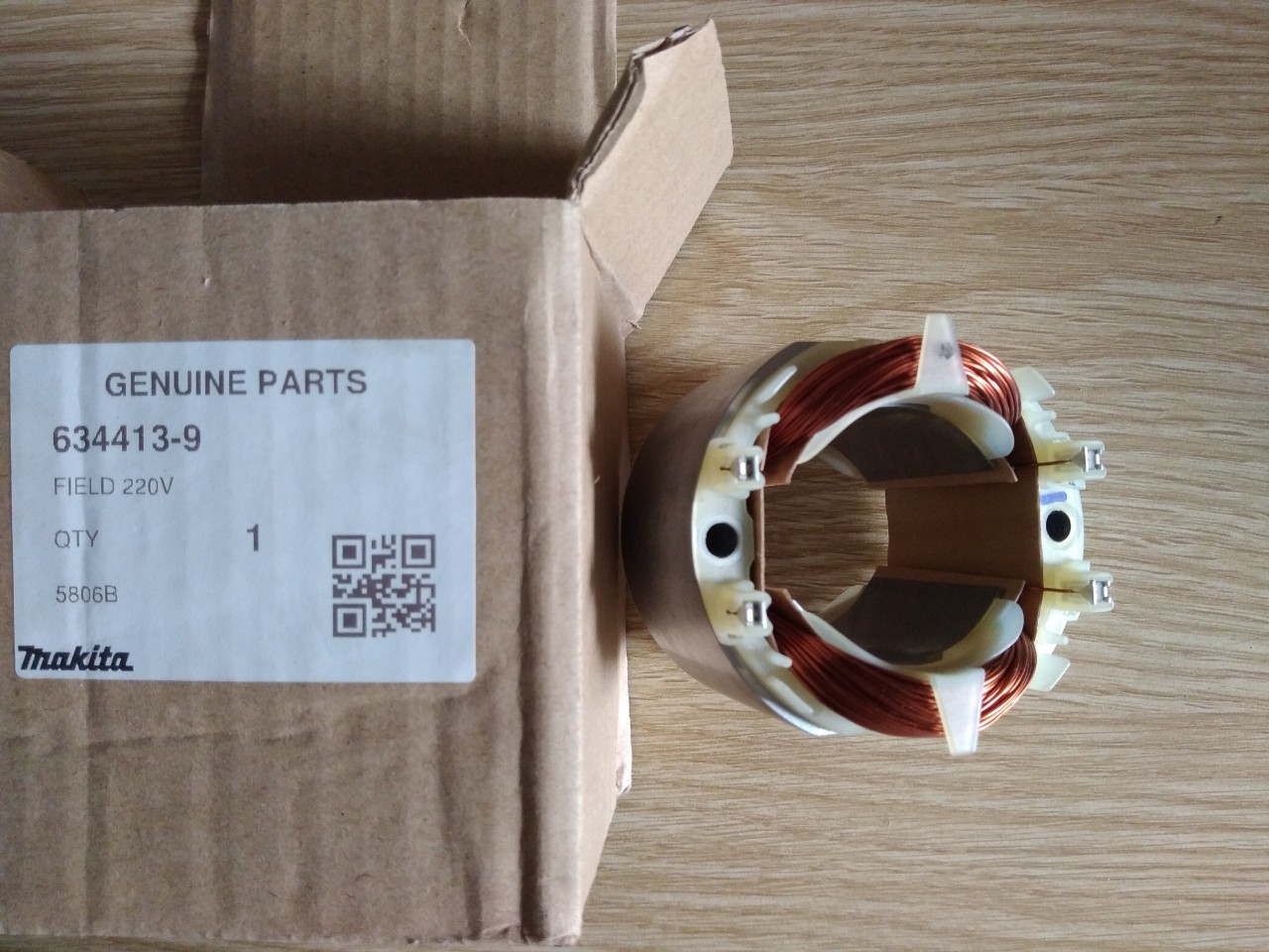 Stato máy cưa gỗ makita 5806B