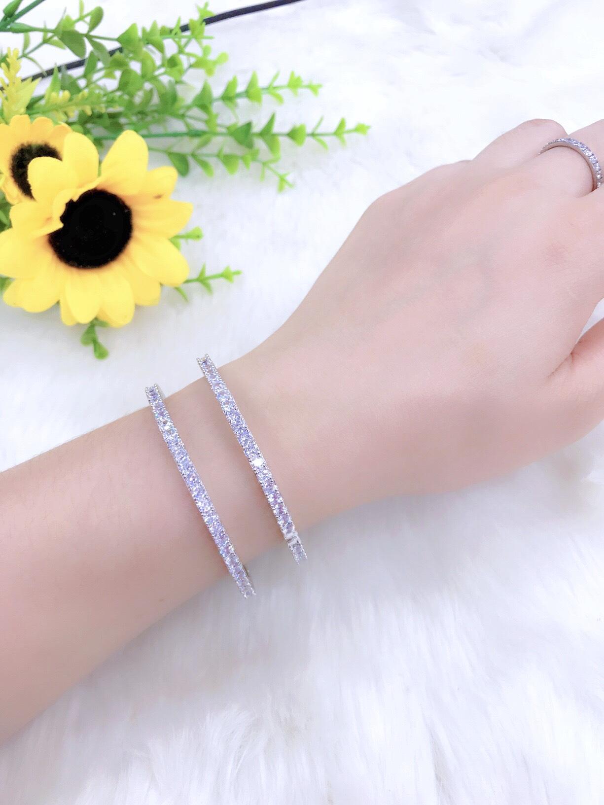 Vòng Tay Nữ - 1 Cặp , Sáng Như Vàng Thật, Bạc Thật - ( Cam kết không Đen, Chất Liệu Bạc Pha Hợp Kim Cao Cấp ) - Givishop - V030634 - Dùng Đi Tiệc Và Đi Làm, vòng tay nữ kiểu đẹp, vòng tay nữ thiết kế, vòng tay nữ lazada, vòng tay nữ tự làm