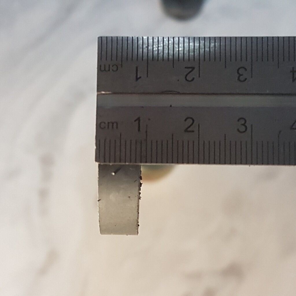 Nam Châm Đen 40x10mm lỗ tròn 19