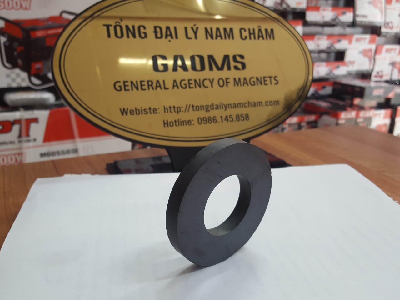 Nam châm đen có lỗ kích thước 80x10mm