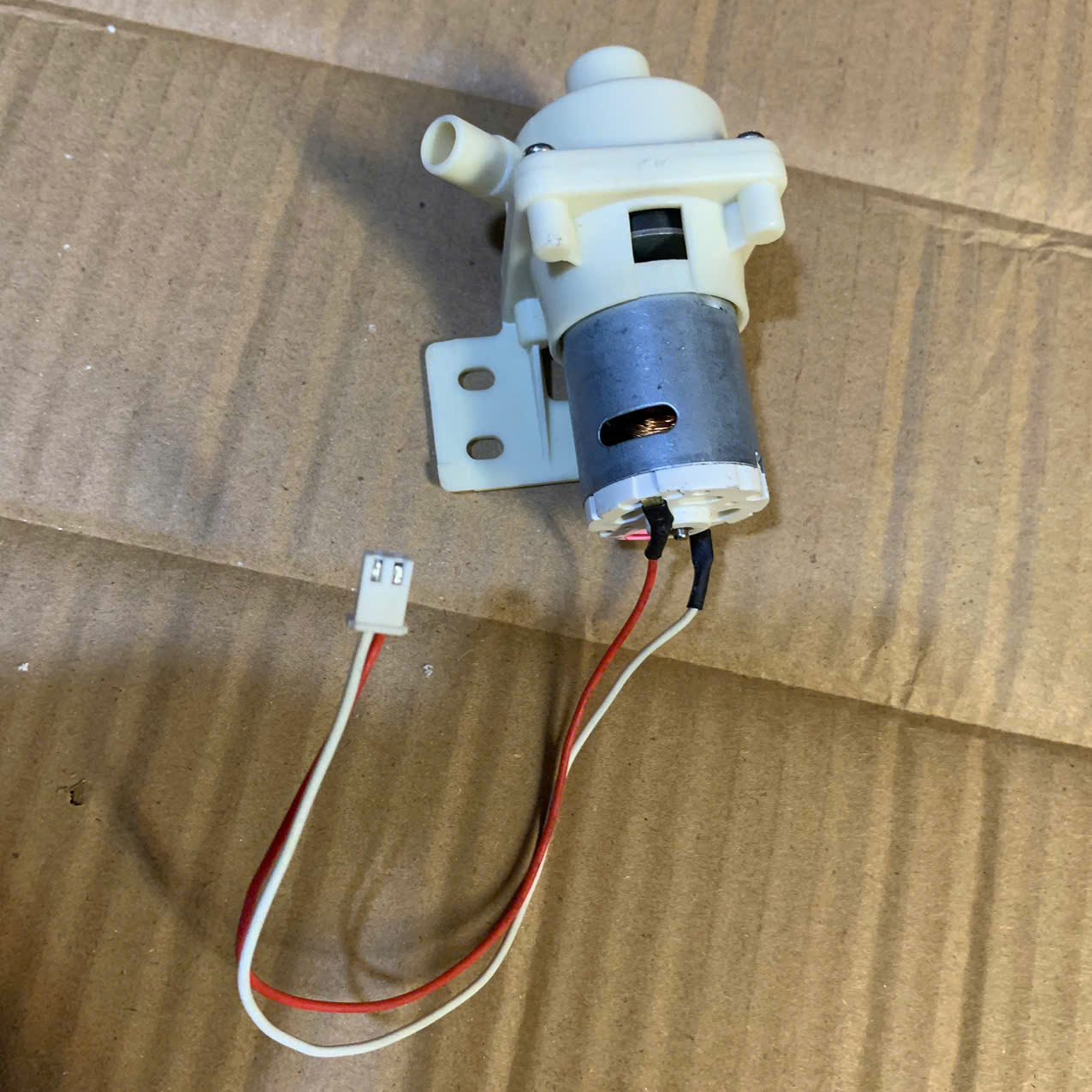 Bơm mini - mô tơ bơm nước bình thủy 8-12v