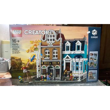 Lego 10270 Creator Expert Bookshop - Cửa hàng sách ( Hàng có sẵn )