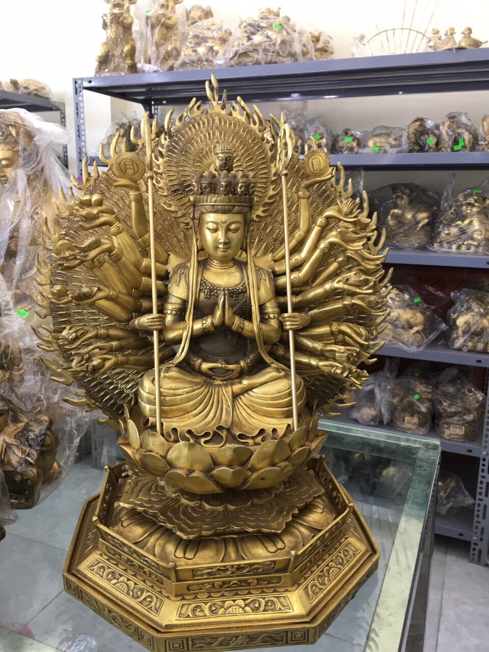 Tượng Phật bà thiên thủ thiên nhãn cao 25cm