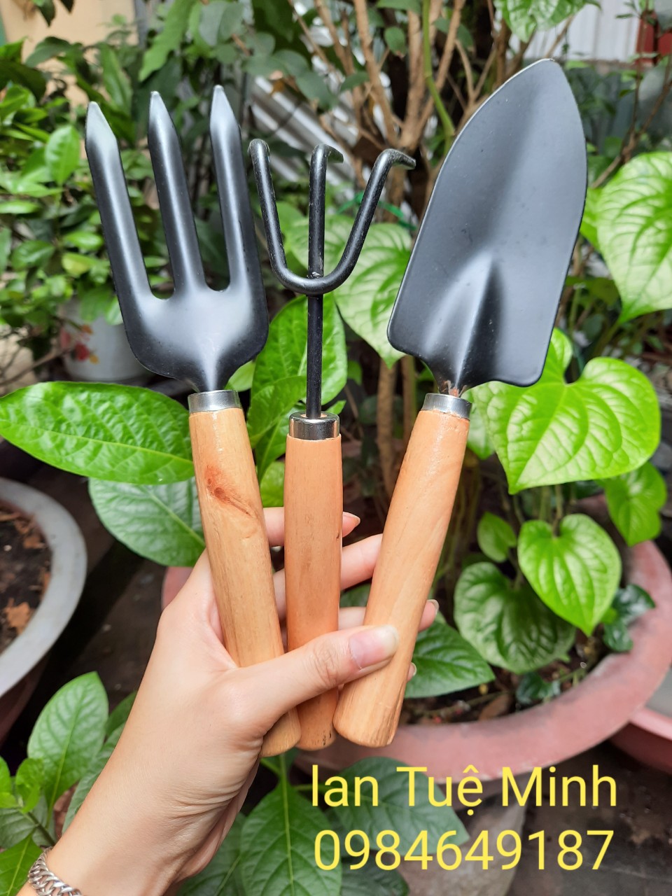 Bộ 3 Món Dụng Cụ Làm Vườn (Xẻng Làm Vườn - Xới Đất - Cào Đất). Dành Cho Bé Và Người Lớn