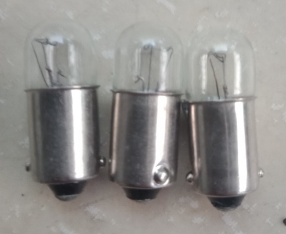 BÓNG ĐÈN SỢI ĐỐT ĐUÔI GÀI 9MM BA9S 24V 3W