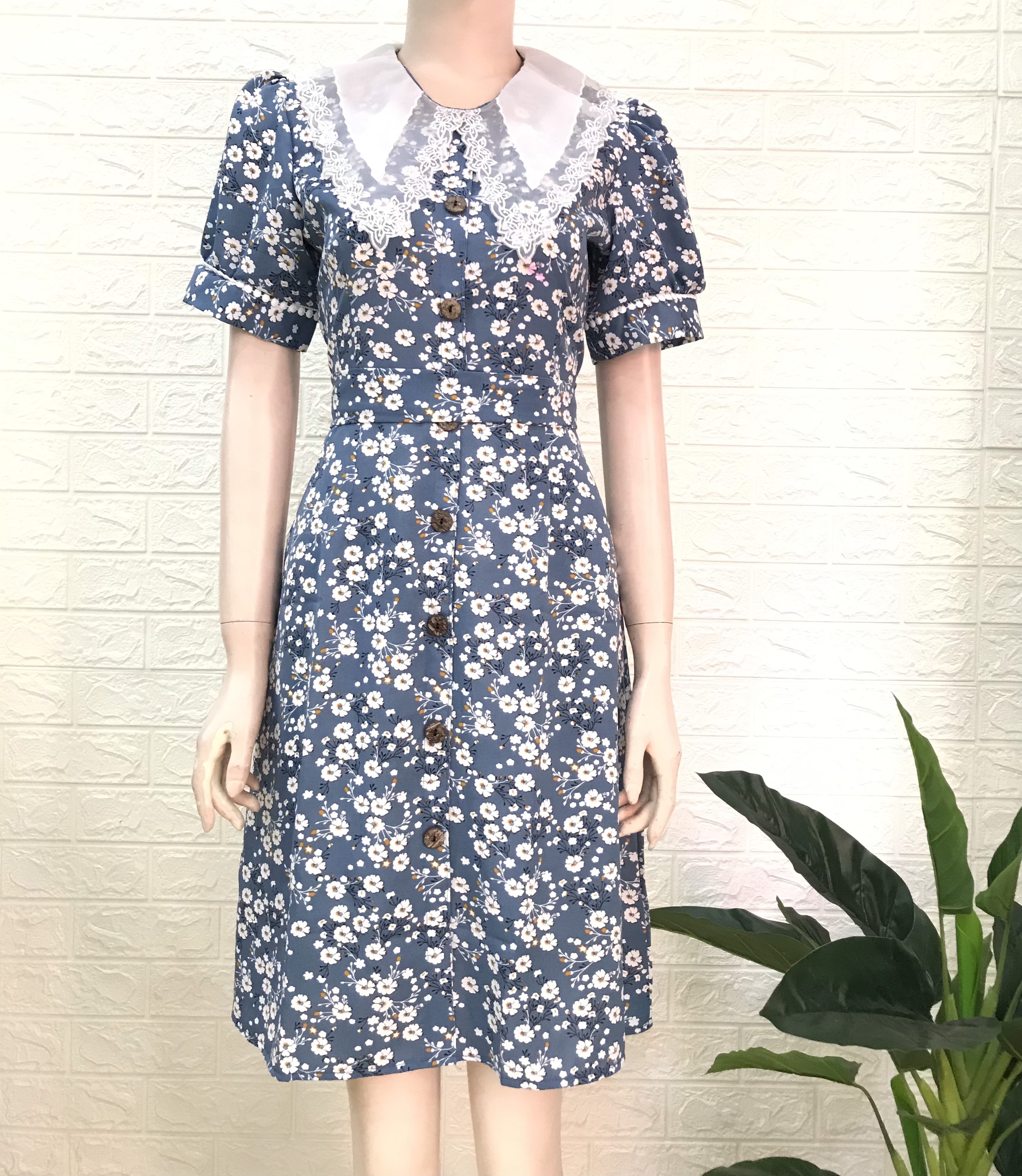 ĐẦM XÒE HOA XANH CỔ SEN TRẮNG
