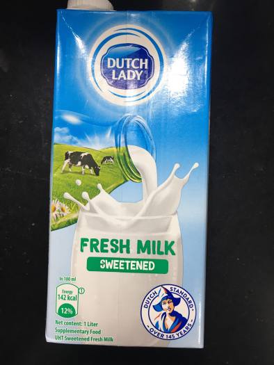 Hộp sữa tươi tiệt trùng Dutch Lady Fresh có đường 1L