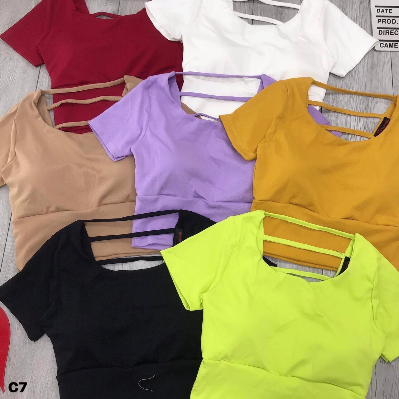 [HCM]ÁO THUN CROPTOP HỞ LƯNG ĐAN DÂY