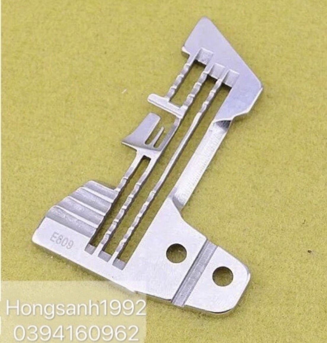 Mặt nguyệt máy vắt sổ Siruba 4 ống E809