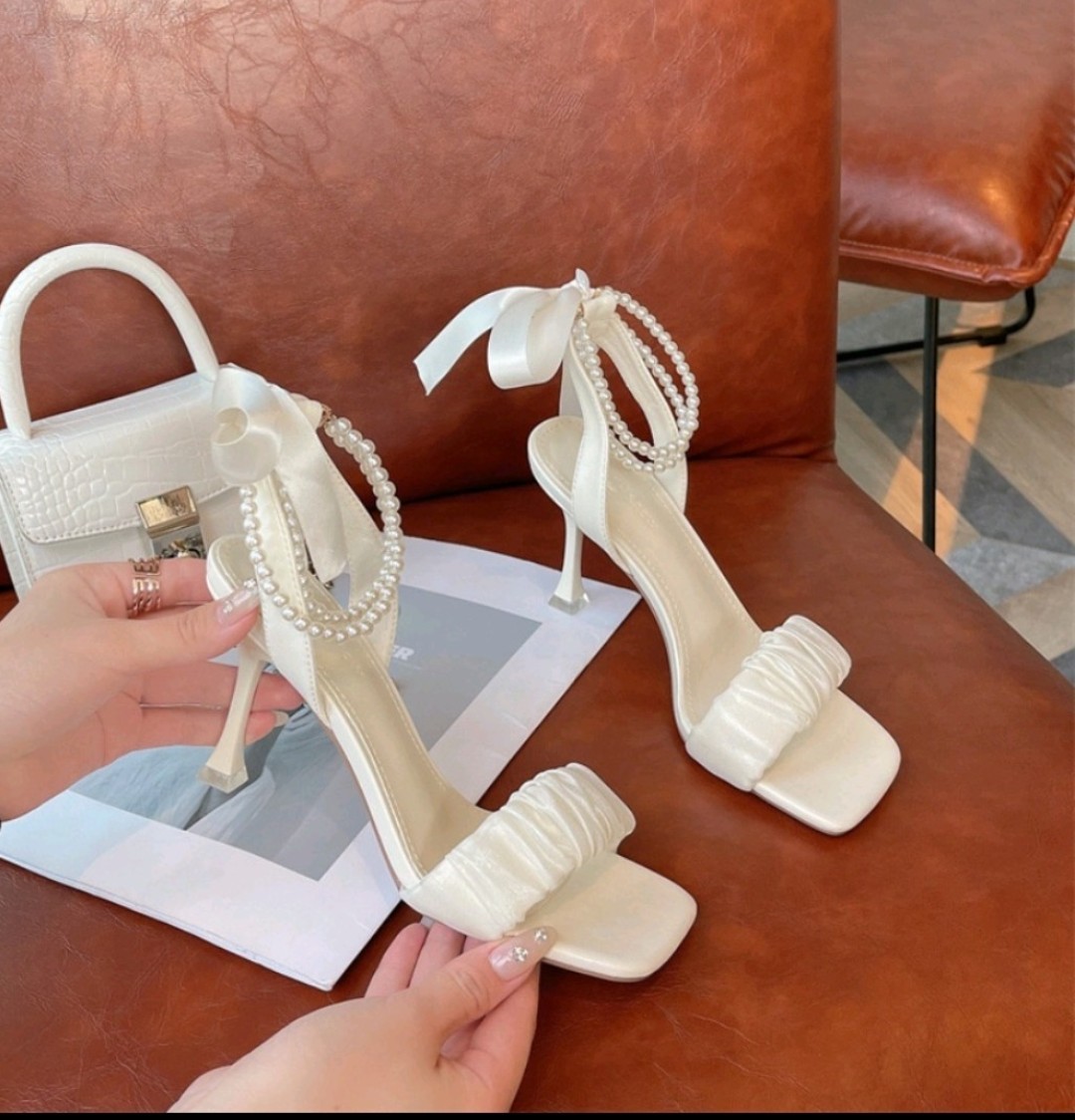 Sandal Cao Gót chuỗi ngọc 7 Phân
