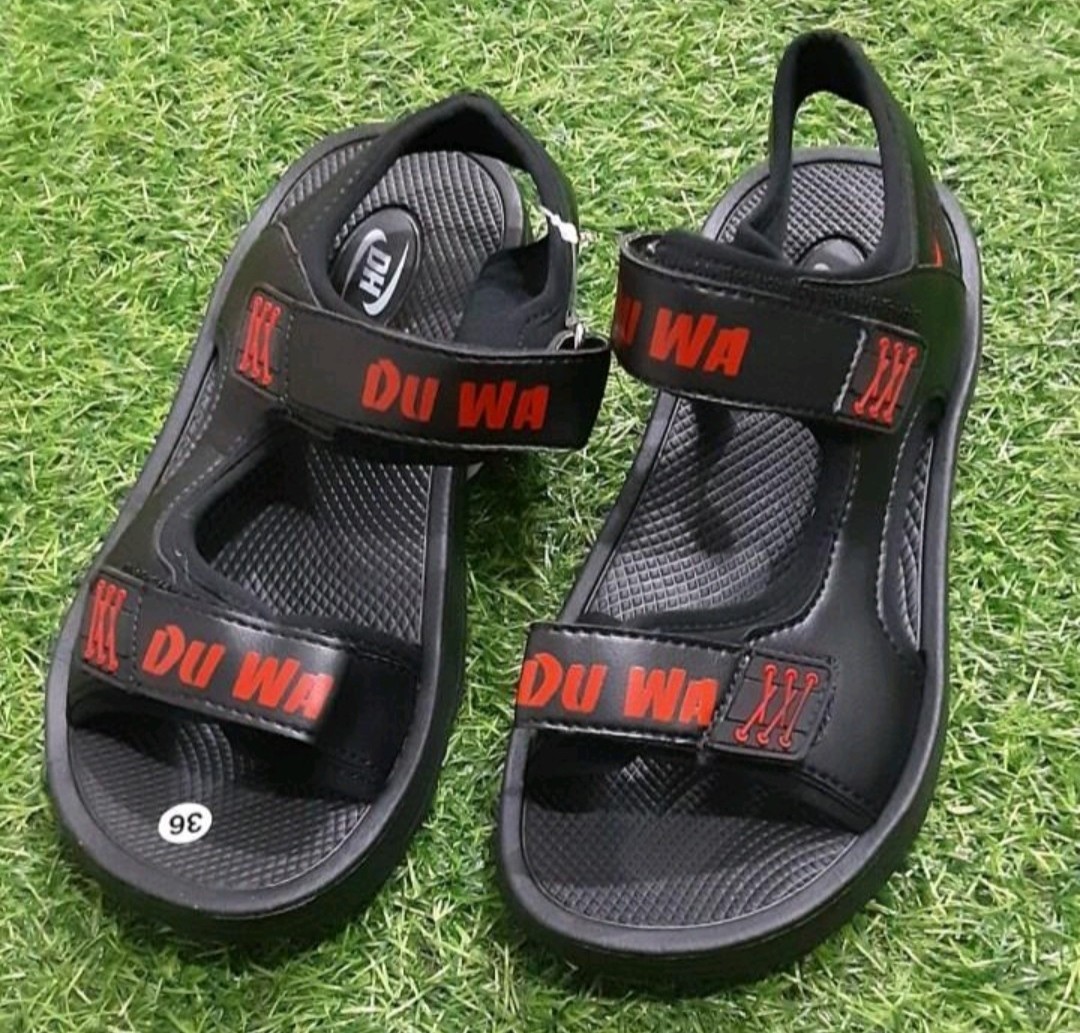dép sandal , quai hậu học sinh  chất liệu nhẹ, mềm,   mang êm chân, siêu bền. size từ 35-42.