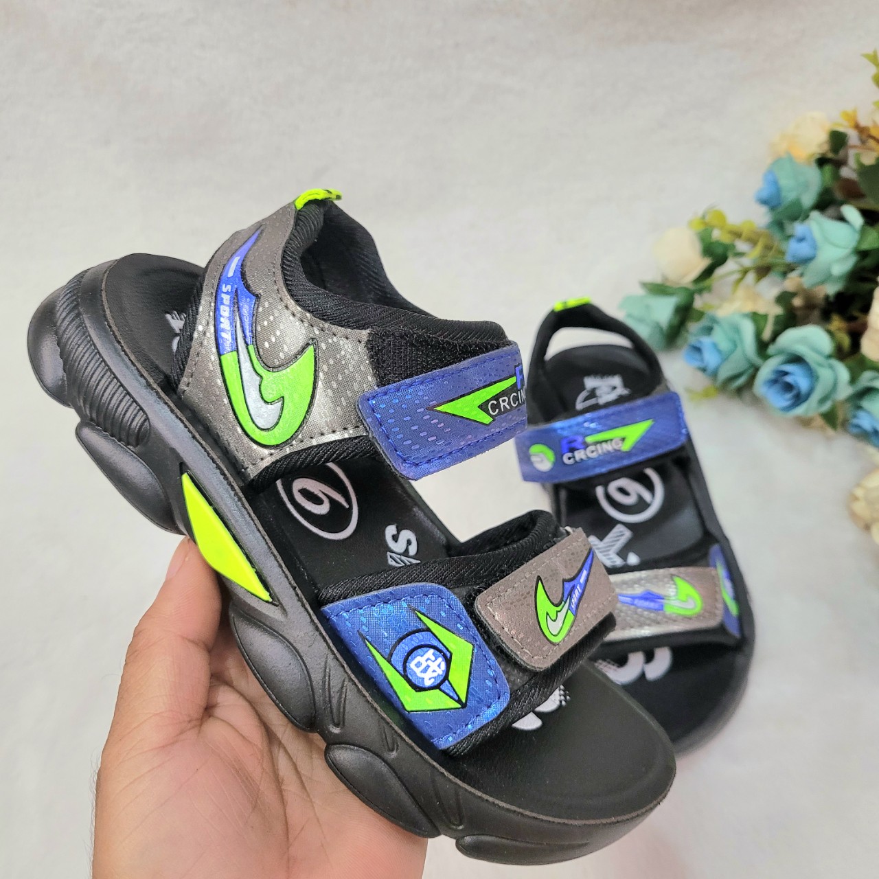 Giá hủy diệt Sandal xanh thể thao cho bé phong cách năng động