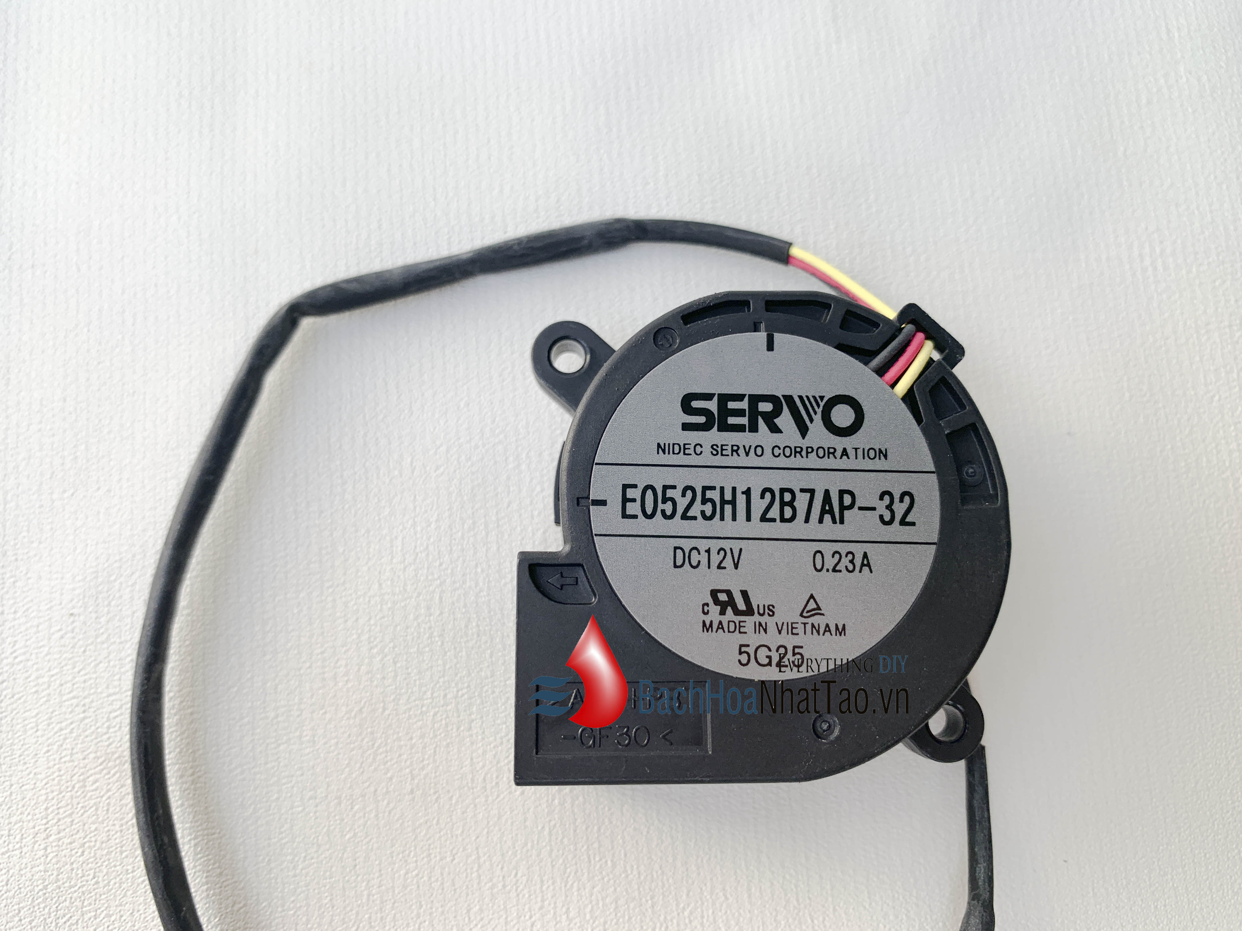Quạt Sò Nidec Servo 5cm x 2.5cm 12v