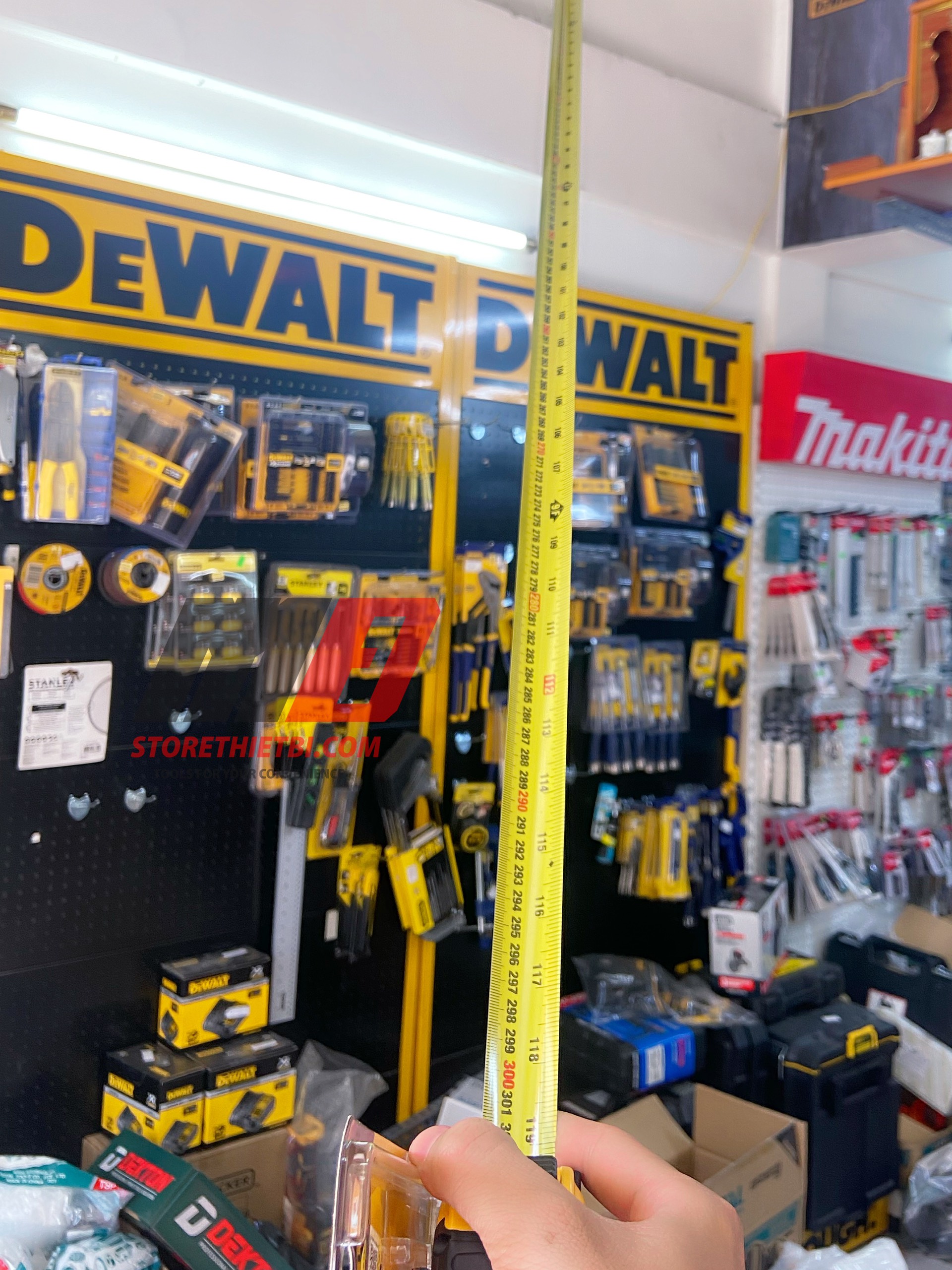 Thước cuốn thép 8m Dewalt DWHT36027-0-30