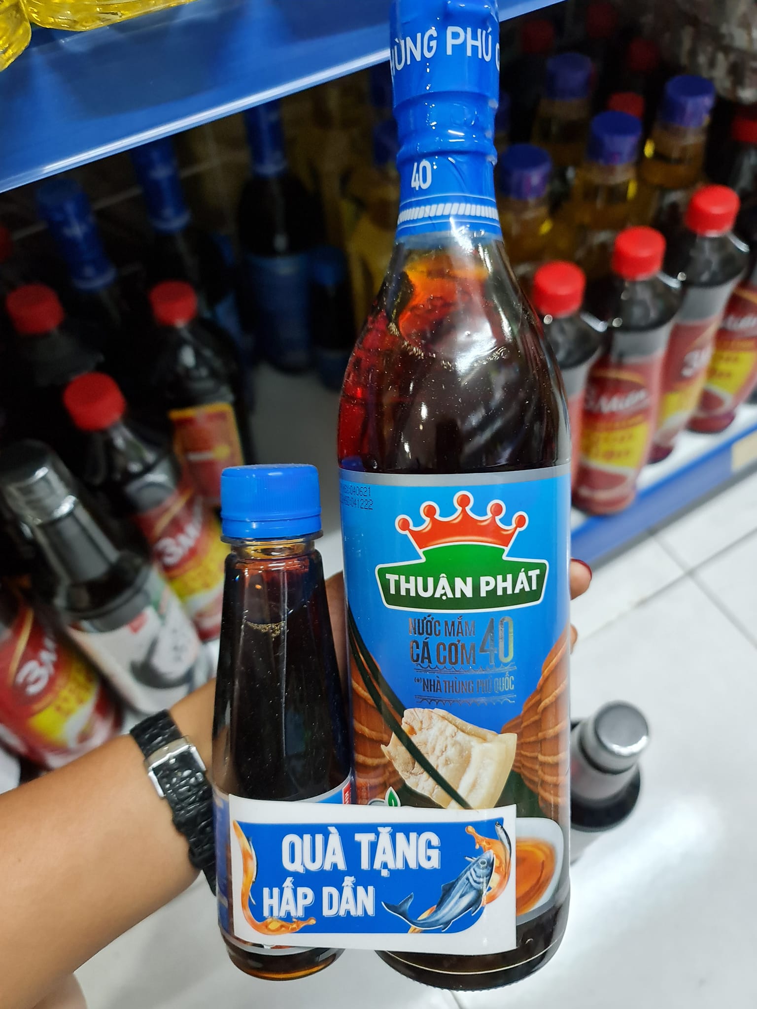 ( tặng kèm 1 mắm 150ml) NƯỚC MẮM CÁ CƠM THUẬN PHÁT 620ML 40 ĐỘ