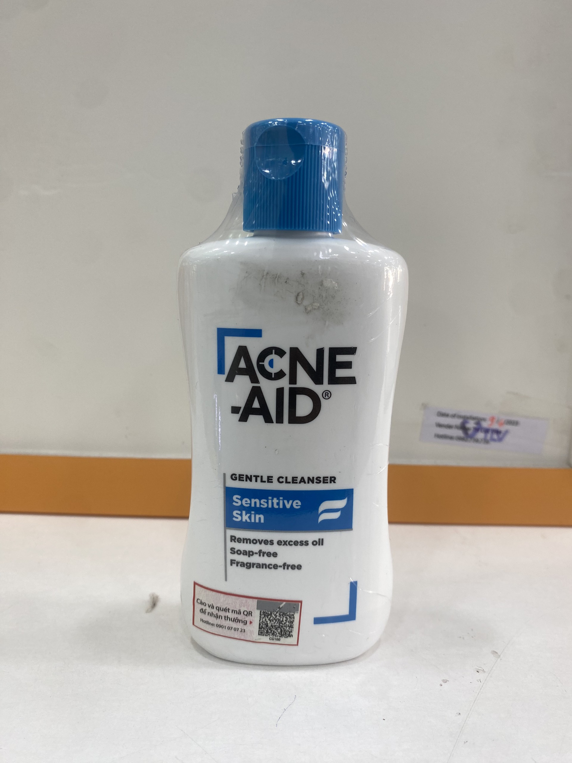 Sửa rửa mặt acne-aid gentle cleanser sensitive skin