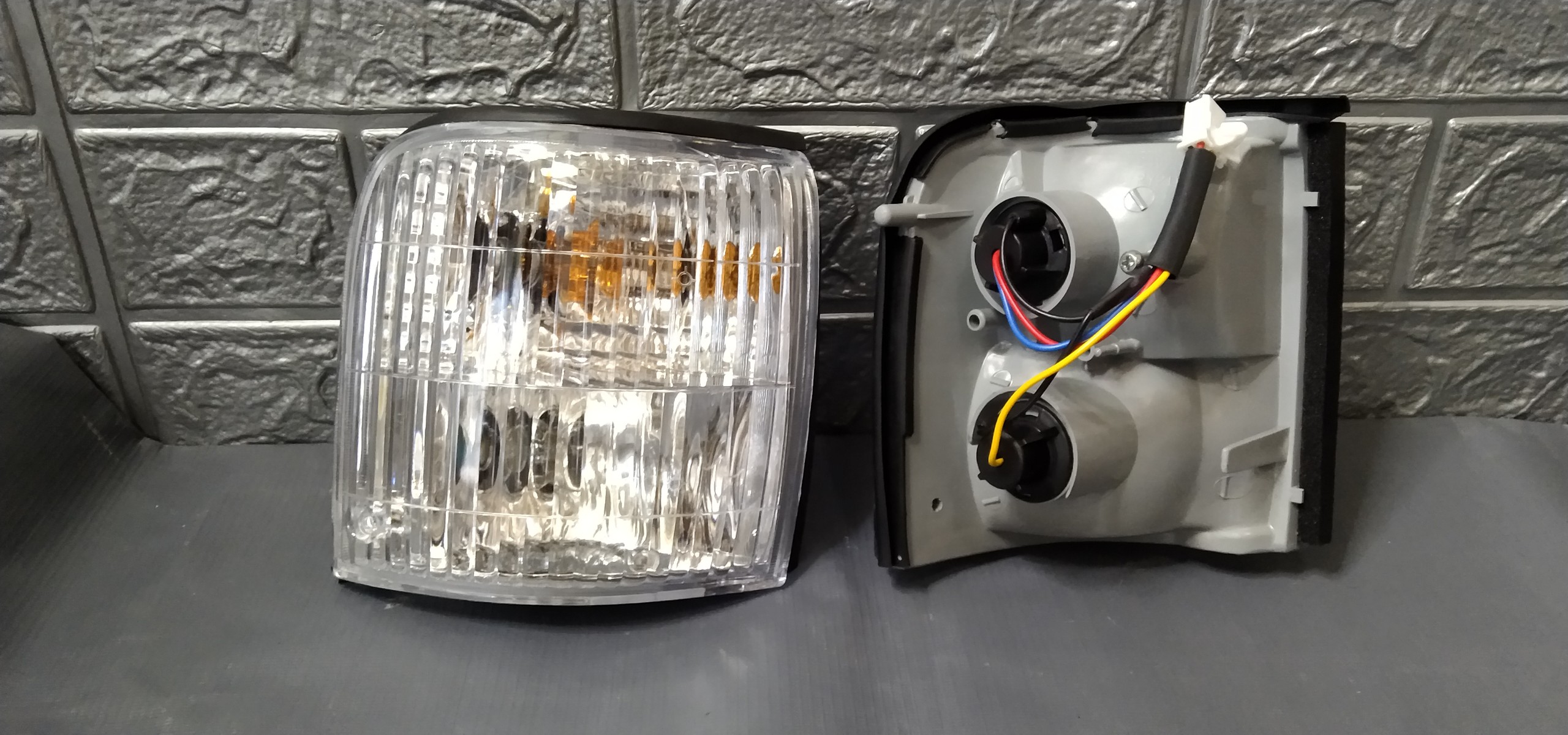 Đèn Xi Nhan K3000 K165 Frontier K140 Kia 1T4