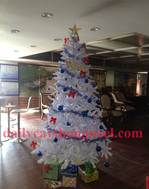 cây thông noel màu trắng 2m4