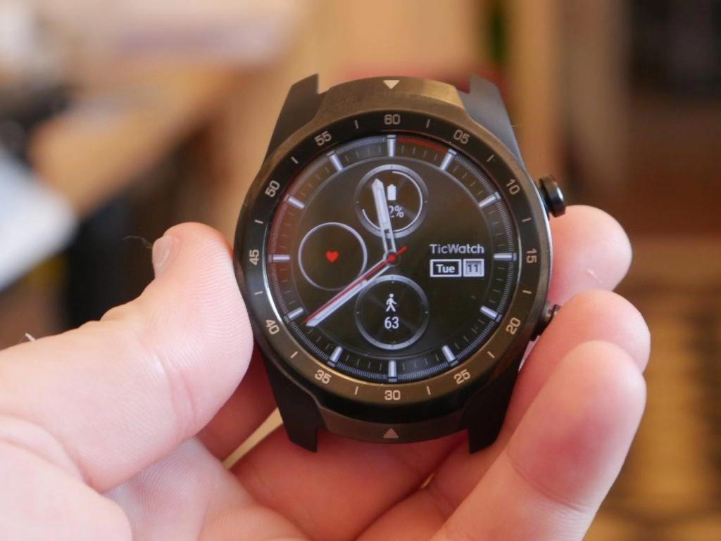 Đồng hồ thông minh TIcwatch Pro bản Quốc Tế