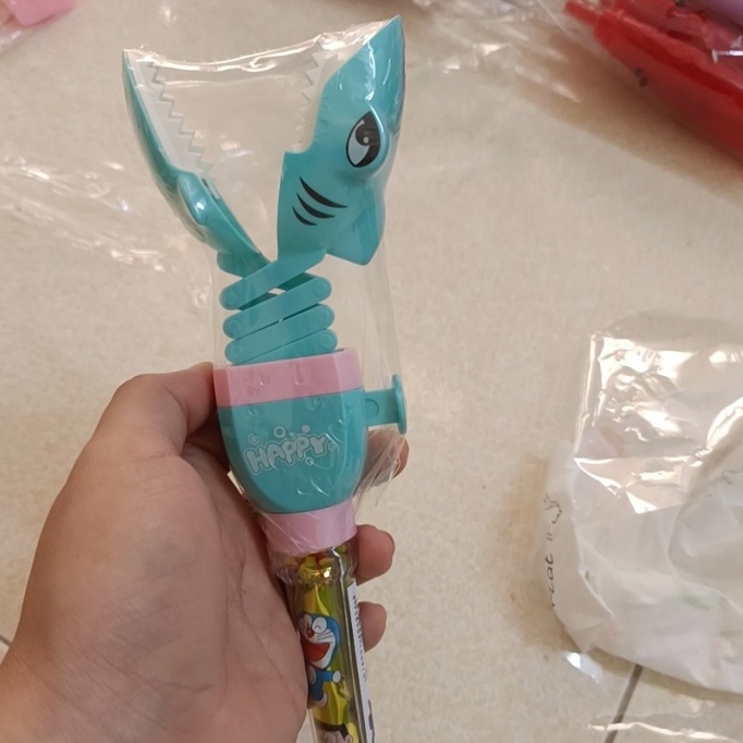 Kẹo đồ chơi Gator Chomp cá mập Shark