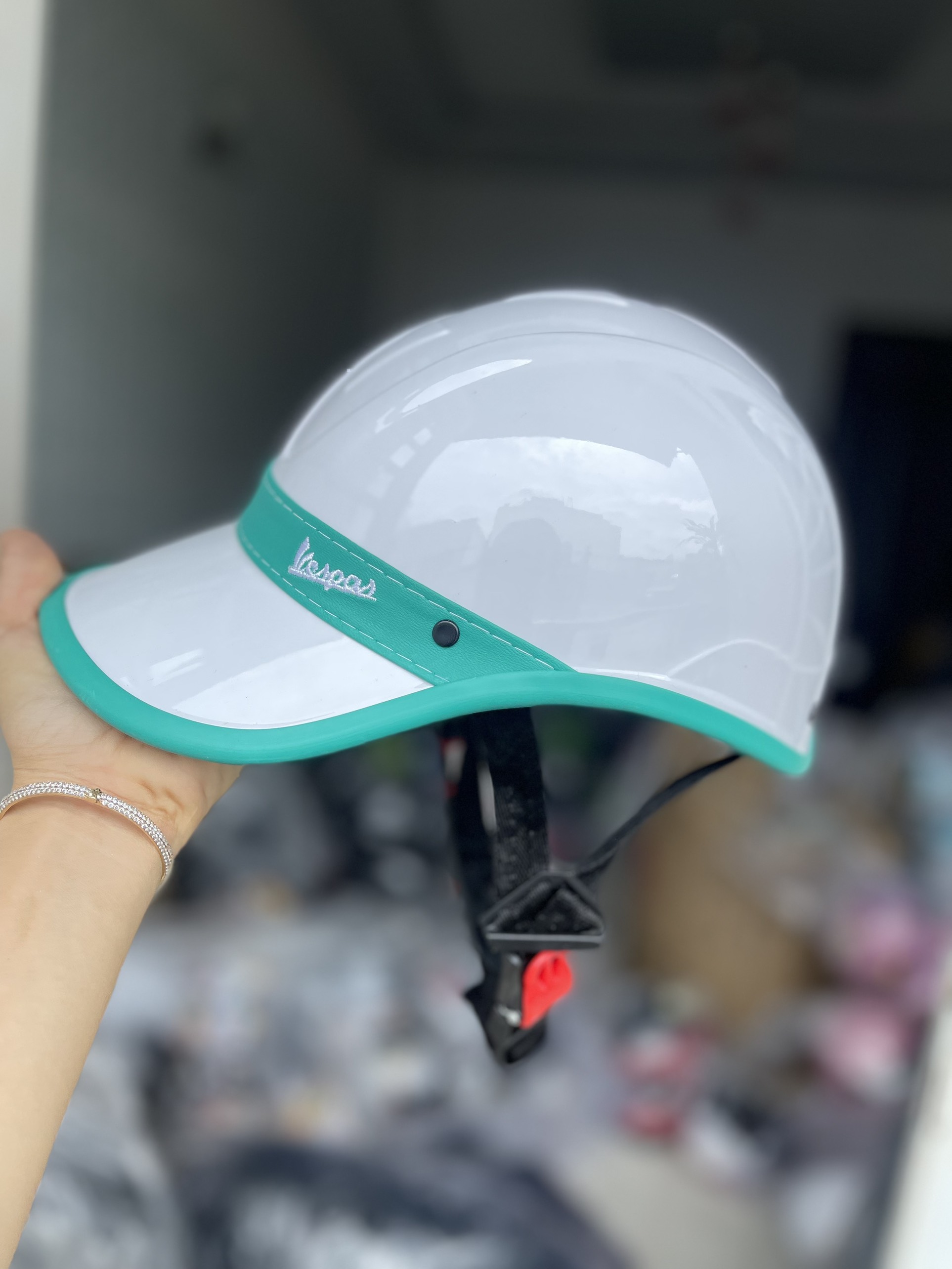 nón bảo hiểm kết nữ vespa có lổ để tóc