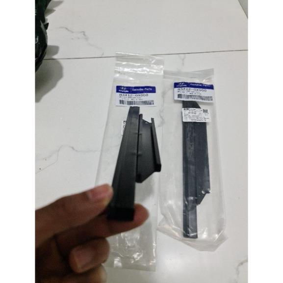 Ray trượt kính sau  834120X000