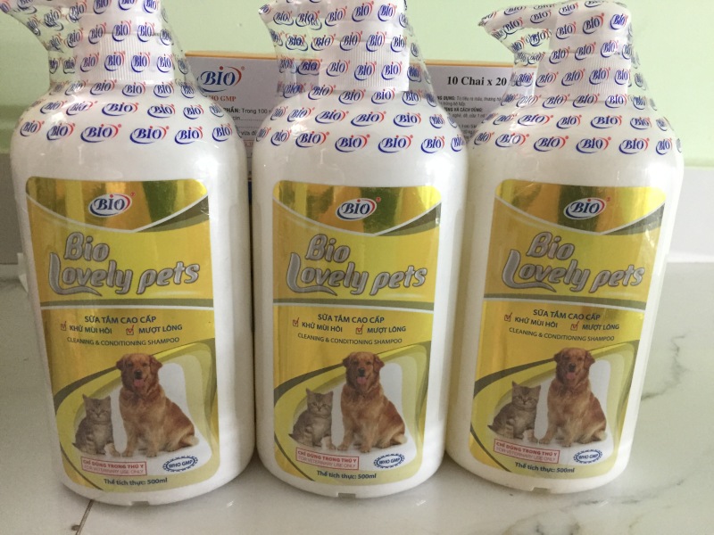 Sữa tắm cao cấp Bio-Lovely Pets 500ml khử mùi hôi, mượt lông cho chó mèo