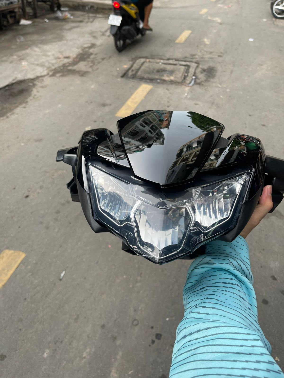 Đầu đèn xe Exciter 150 đời 2015 đến 2018 kiểu 2019. ( không chế cháo)