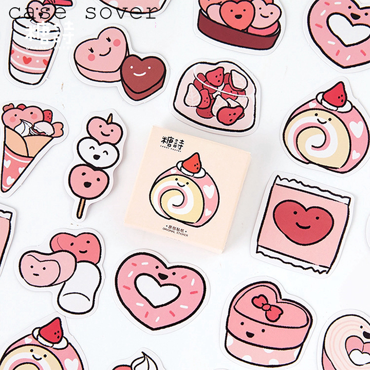 Với những chiếc sticker bánh kẹo ngọt ngào này, bạn có thể dễ dàng trang trí cho các sản phẩm của mình thêm sinh động mà không cần phải làm phiền đến đầu óc sáng tạo của mình. Hãy xem qua và trổ tài trang trí phẩm mới cùng chiếc sticker vô cùng đáng yêu này!