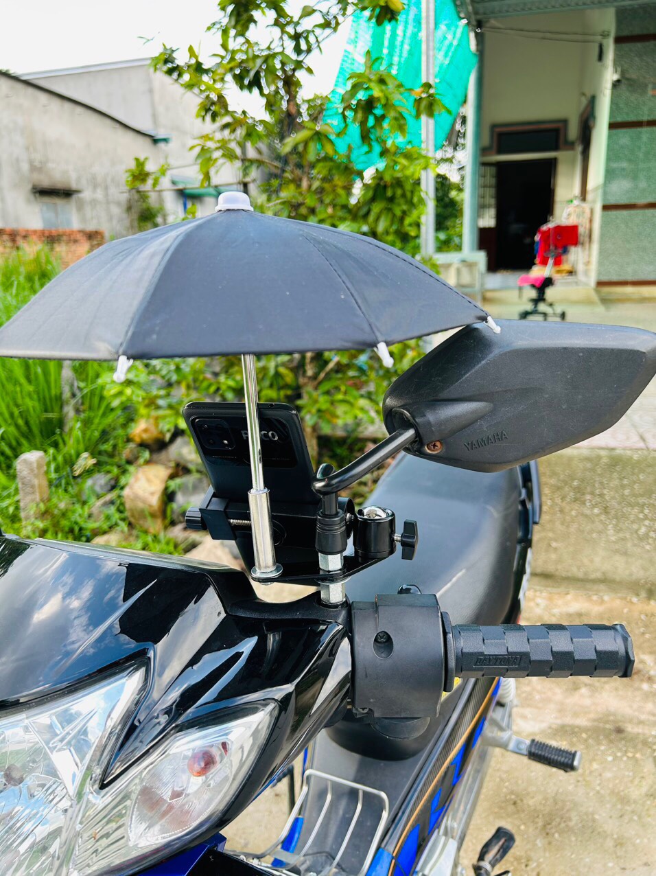 Combo Giá Đỡ Điện Thoại Xe Máy Có Dù mini