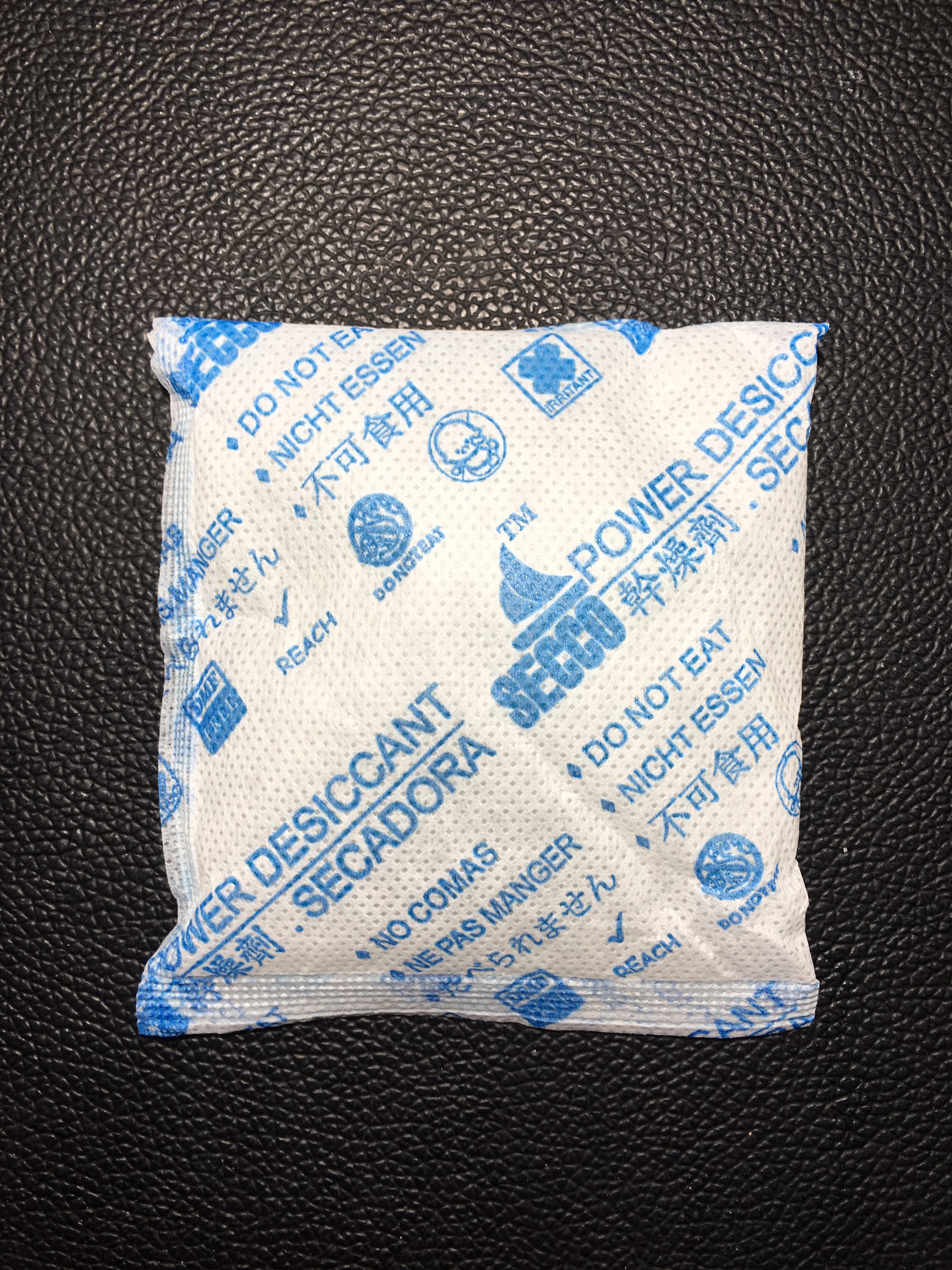 1 Kg gói hút ẩm loại 50 gram (Tặng 2 cuộn băng keo văn phòng)