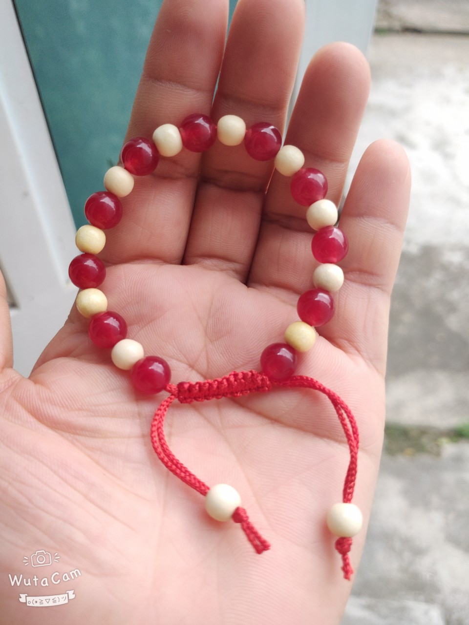 Vòng đá phong thủy mix hạt dâu theo mệnh