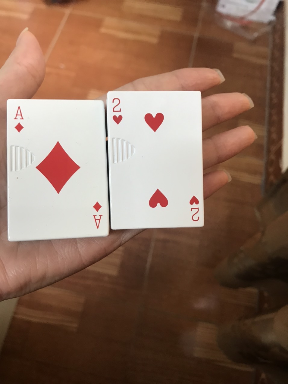 Hột Quẹt Bật Lửa Hình Lá Bài Nhiều Hình