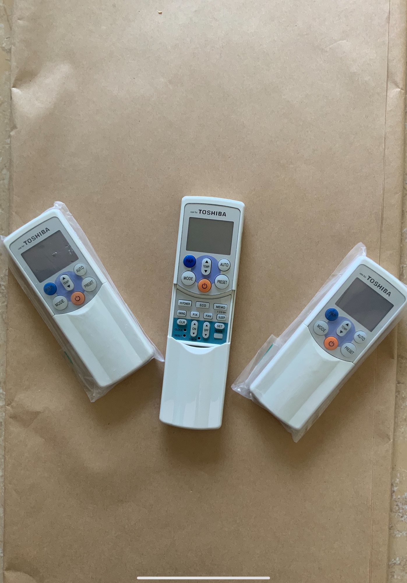 Điều khiển điều hoà Toshiba (lắp trượt)
