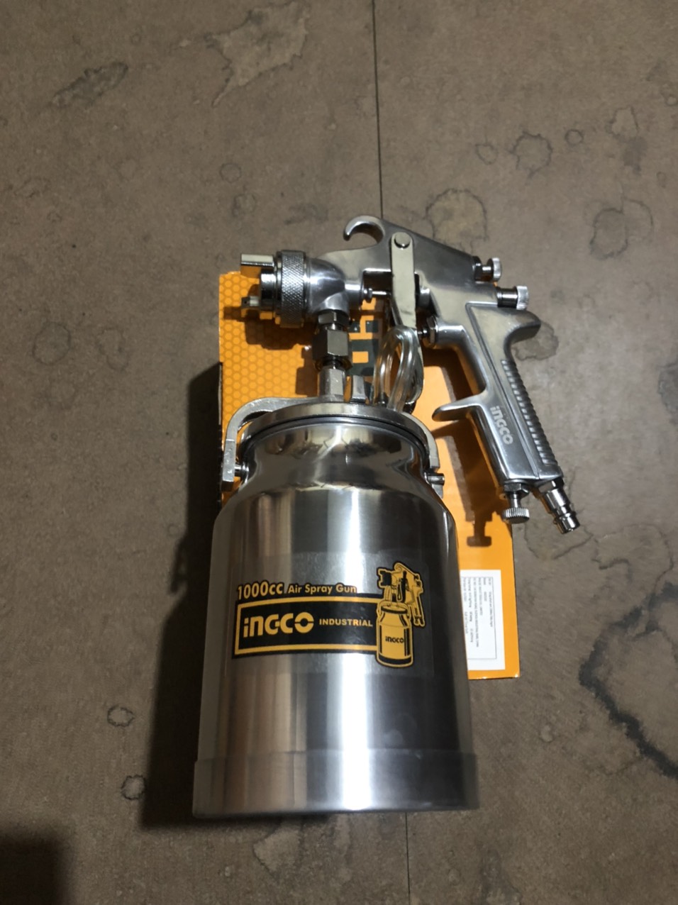 Súng phun sơn 1000cc ingco ASG3102