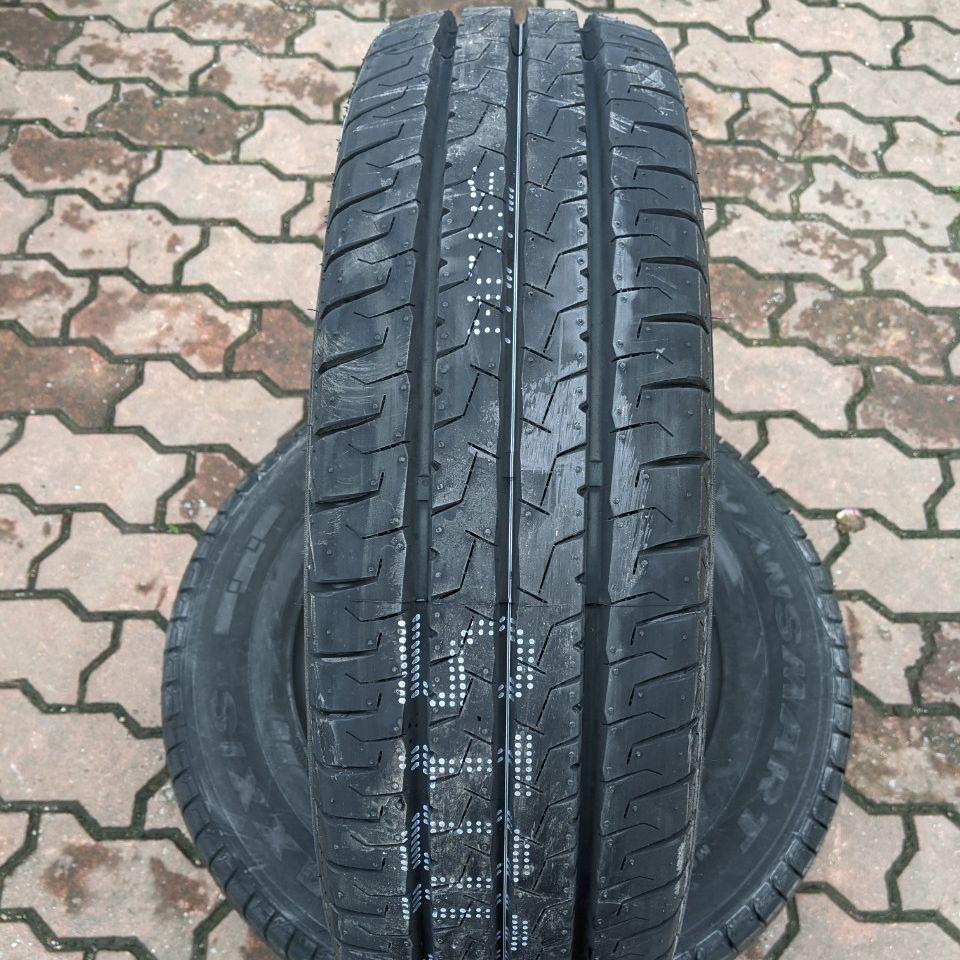 Lốp 215/70R15C 8PR Maxxis MCV5