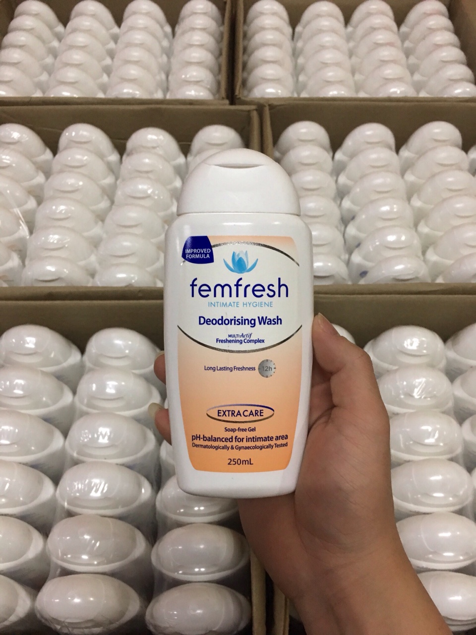 Dung dịch vệ sinh phụ nữ Femfresh 250ml