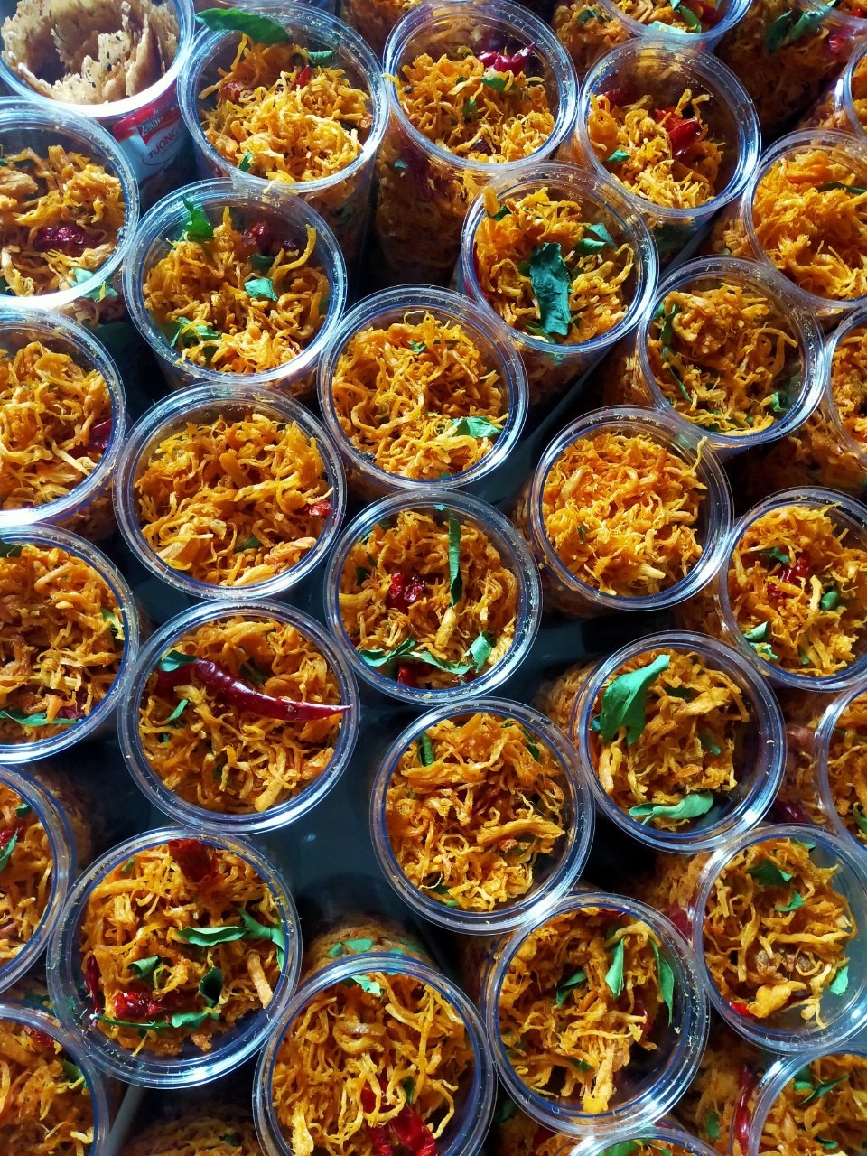 [HCM]Cơm cháy nước mắm lắc khô gà hủ 500gr