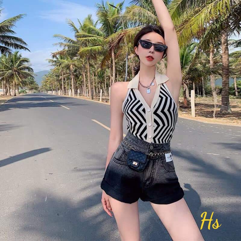 Áo Croptop Nữ Kẻ Sọc 3 Lỗ Cúc Cài